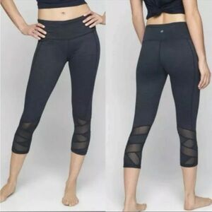 ATHLETA Mantra Jacquard Capri Mesh Bottom Leggings Blue, Size medium